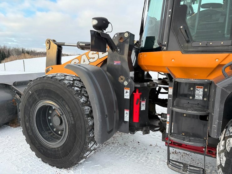 2023-case-621g-xr-image-48