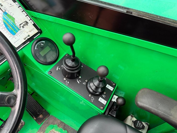 2015-sky-trak-6036-image-44