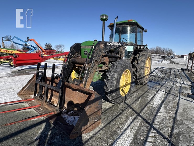 john-deere-3155-image-2