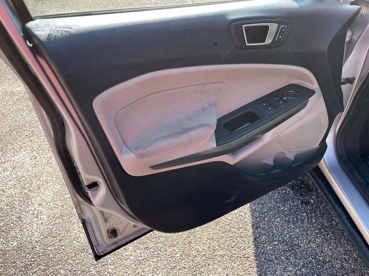 2018-ford-ecosport-se-image-9