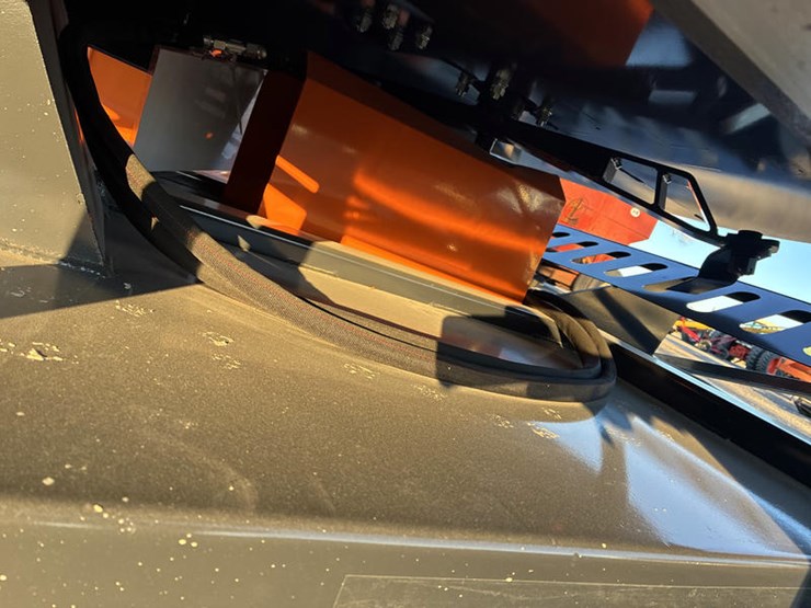 #115402-•-skidsteer-mt-72"-brush-cutter-image-3