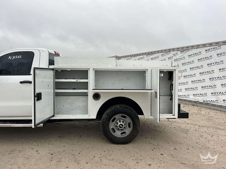 2015-chevrolet-silverado-2500hd-image-22