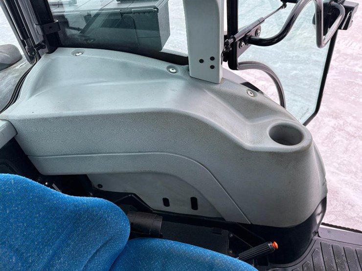 new-holland-t4030-image-64