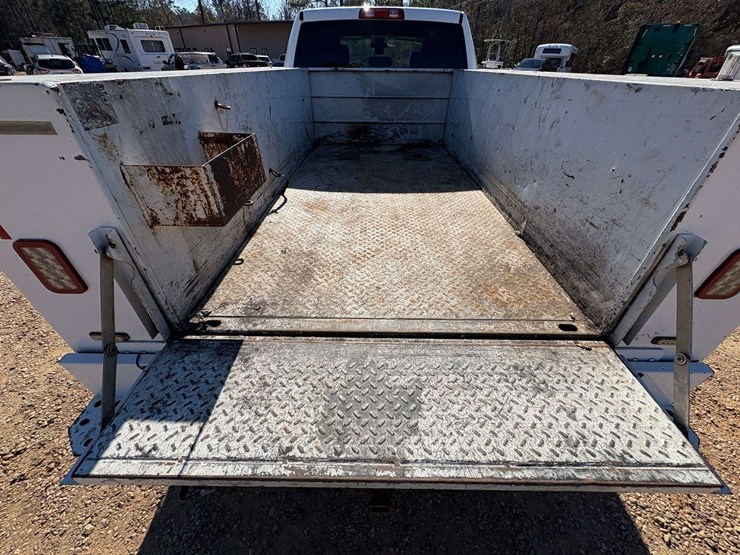 2018-dodge-ram-2500-image-31