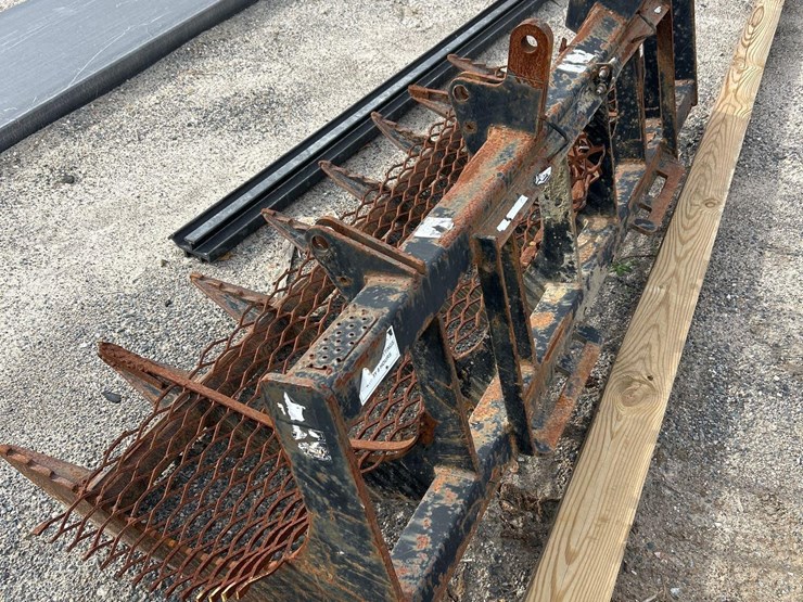 78in-skid-steer-debris-collection-attachment-image-3