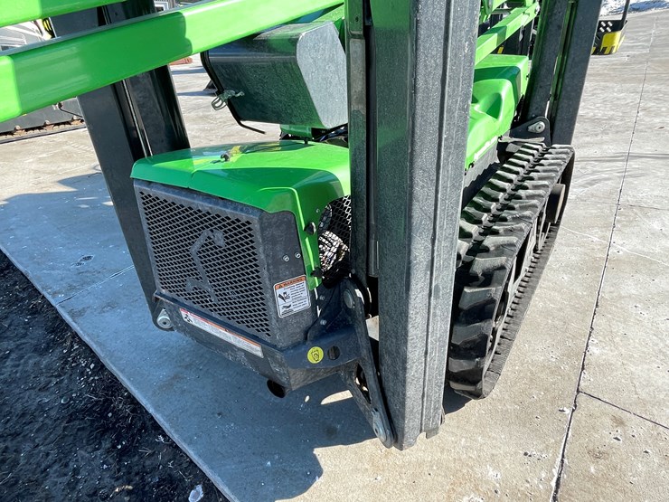 #103-•-2024-leguan-225-track-drive-articulating-boom-lift-image-33