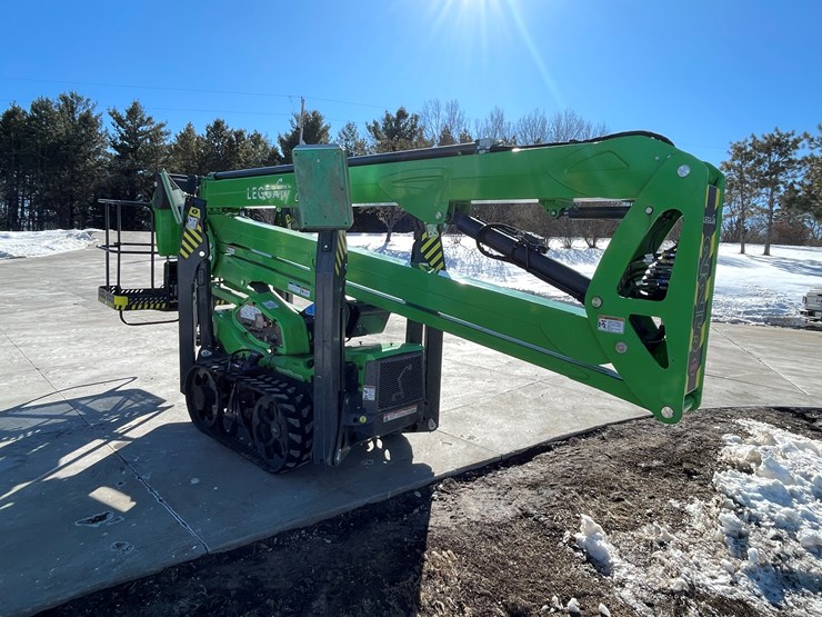#103-•-2024-leguan-225-track-drive-articulating-boom-lift-image-8