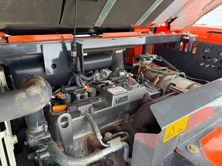 hitachi-zx75us-5-image-41