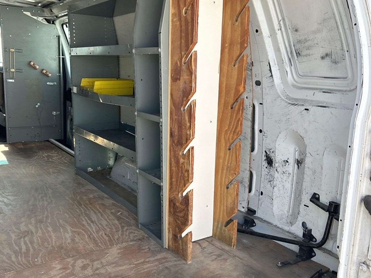 2008-ford-cargo-image-24