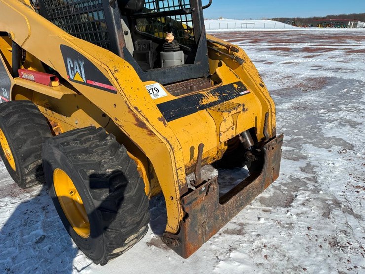 caterpillar-252-image-15