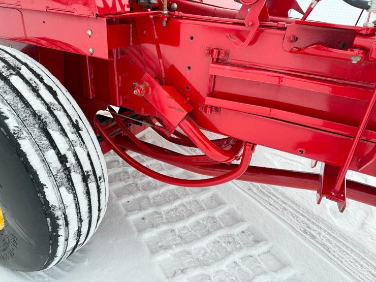 2015-new-holland-bc5070-image-30