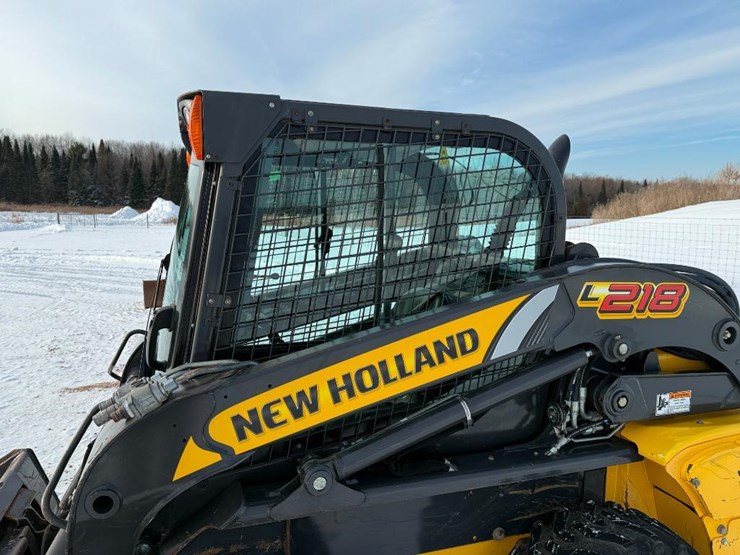 new-holland-l218-image-11