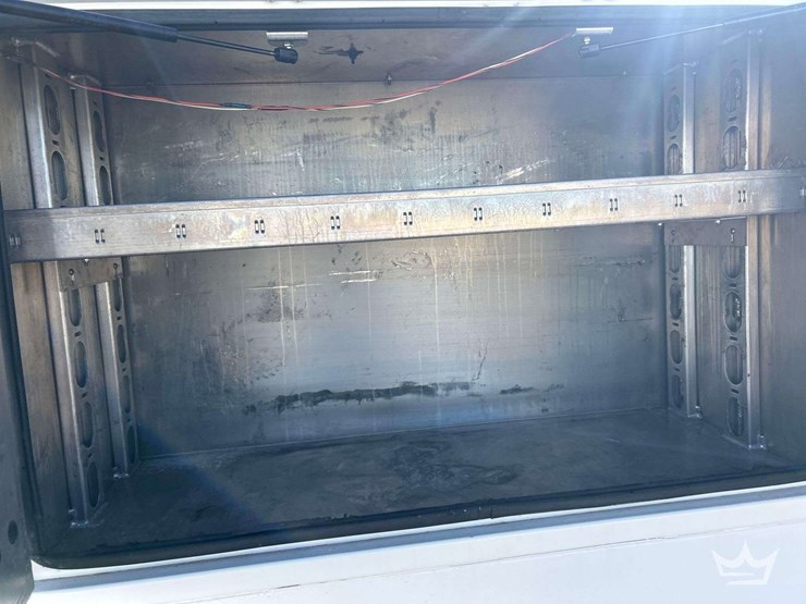 2017-freightliner-m2-106-image-26