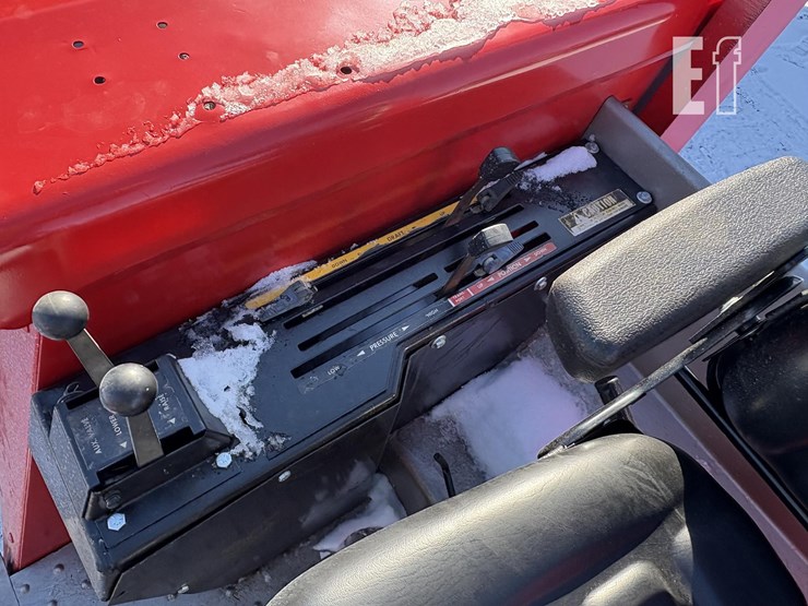 massey-ferguson-1085-image-23