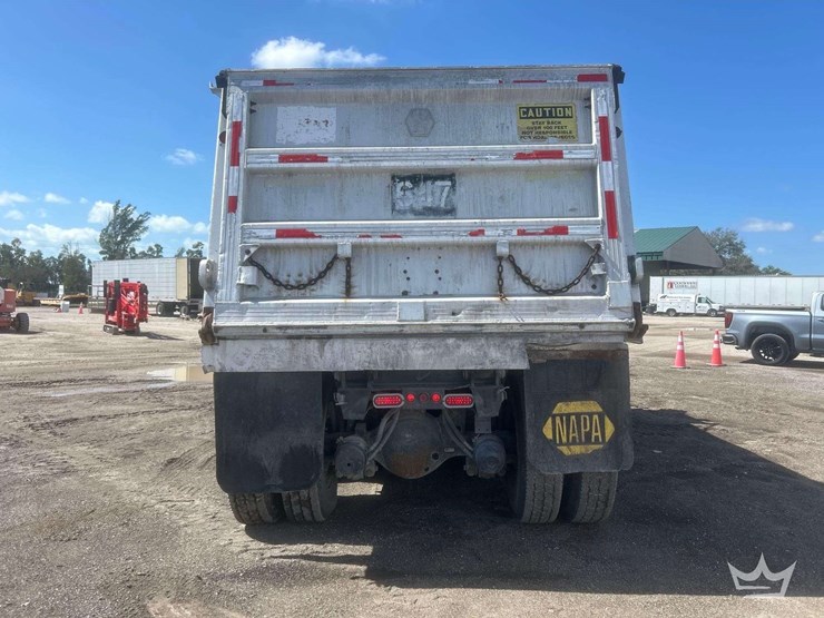 2005-peterbilt-357-image-13