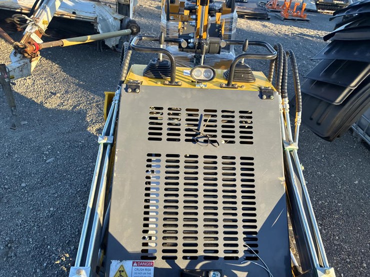 #115381-•-mini-skidsteer-ldr-image-6
