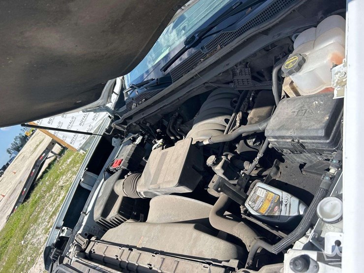 2021-chevrolet-silverado-2500hd-image-7