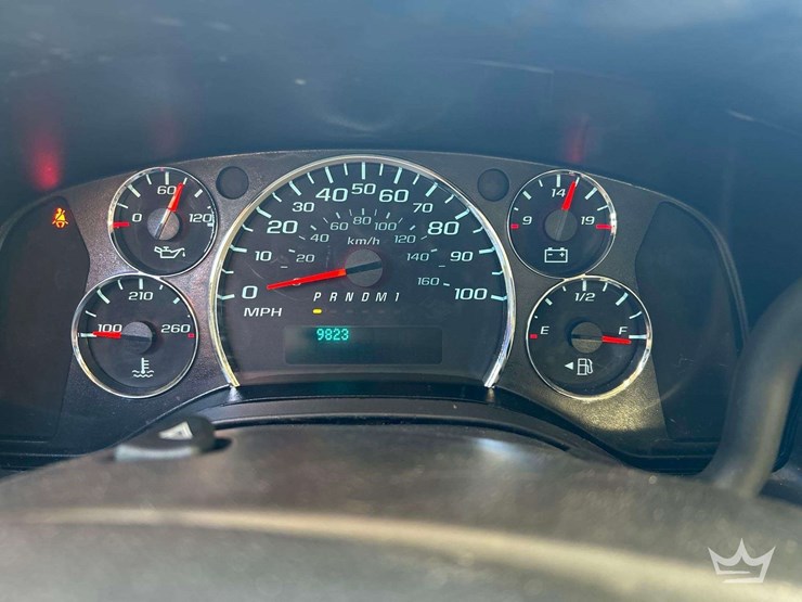 2023-chevrolet-express-2500-image-7