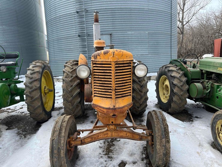 minneapolis-moline-tractor-image-2