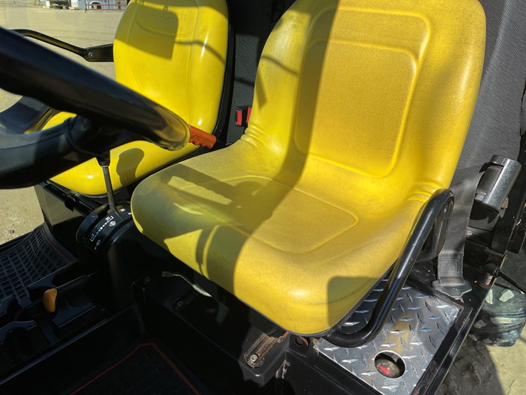 2009-john-deere-gator-image-55