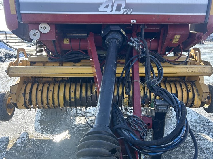 2015-new-holland-roll-belt-460-image-6