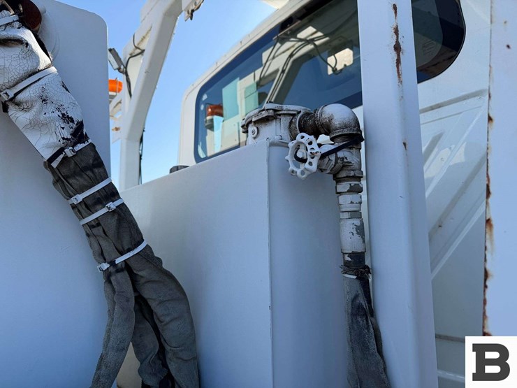 2011-international-workstar-7400-image-40