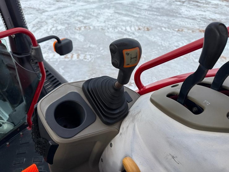 case-ih-farmall-140a-image-49