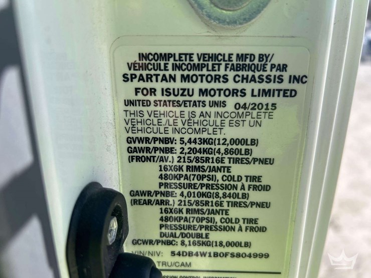 2015-isuzu-npr-image-5