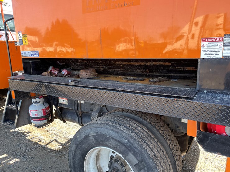 #1465-•-2013-freightliner-asphalt-truck-(has-mn-title)-image-25