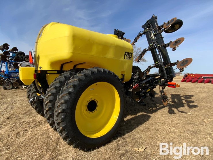 2023-fast-8324-16r30-fertilizer-applicator-image-5