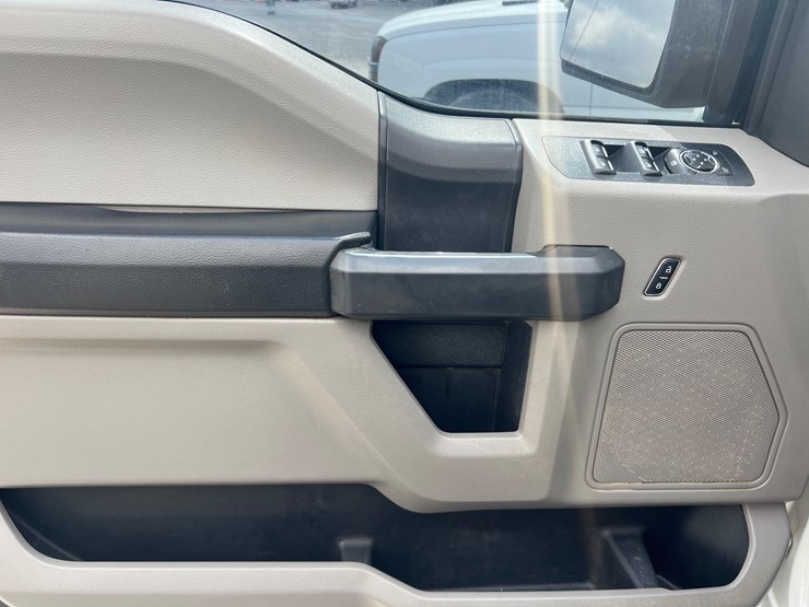 2017-ford-f150-xl-image-29