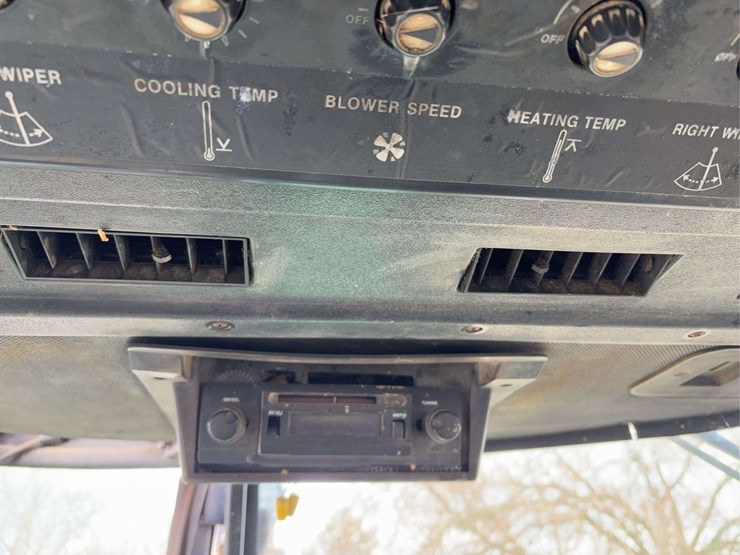 john-deere-8440-image-17