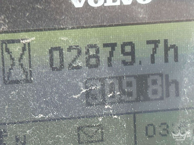 2013-volvo-bl70b-image-6