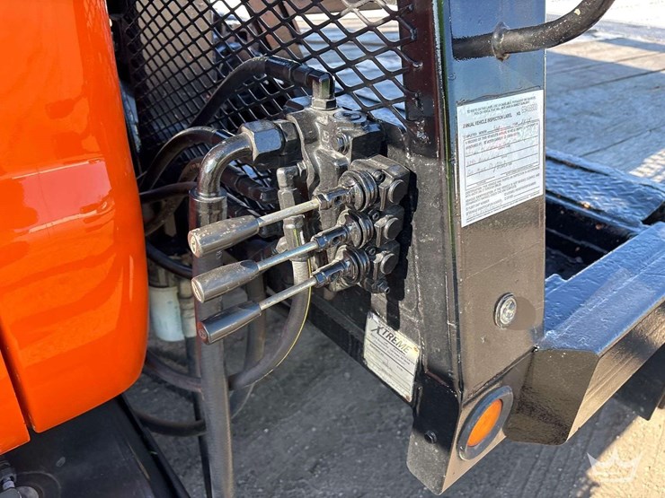 2016-ford-f650-image-21