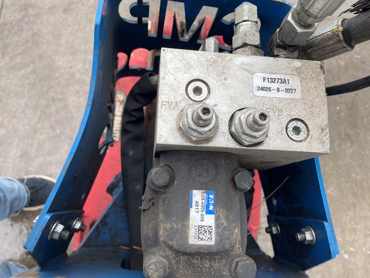 #164-•-cmp-hg-82-mini-excavator-rotating-clam-image-21