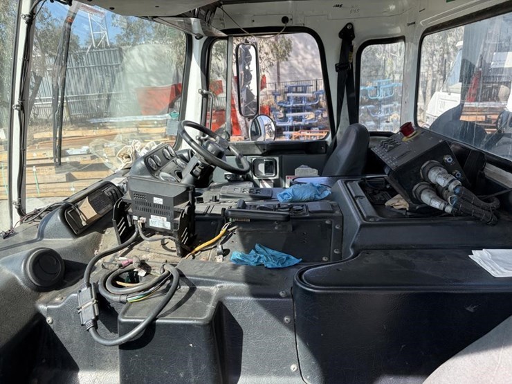 2010-autocar-xpeditor-image-21