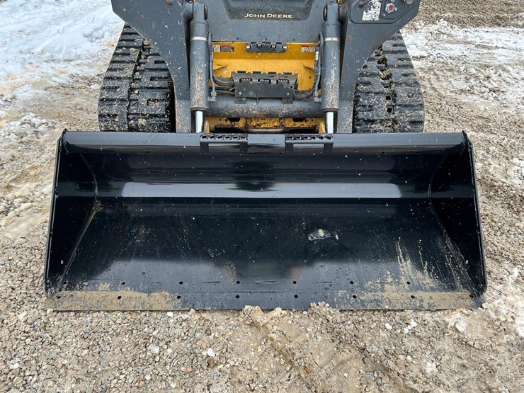 2021-deere-331g-image-9