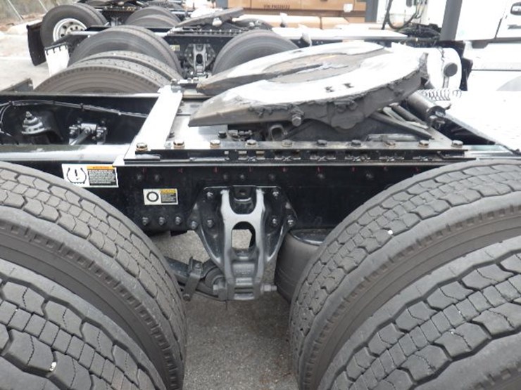 2024-kenworth-t680-image-5