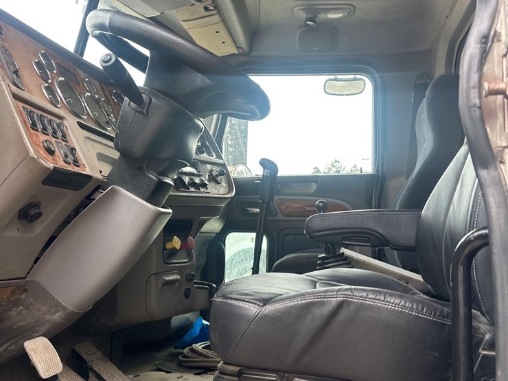 2007-peterbilt-357-image-16