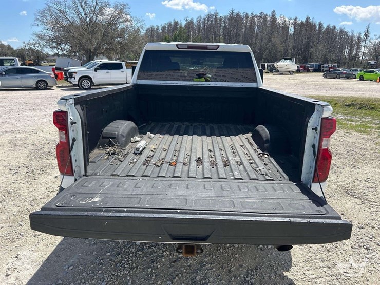 2021-chevrolet-silverado-2500hd-image-19