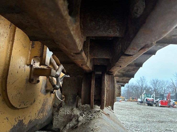 caterpillar-d5k-xl-image-18