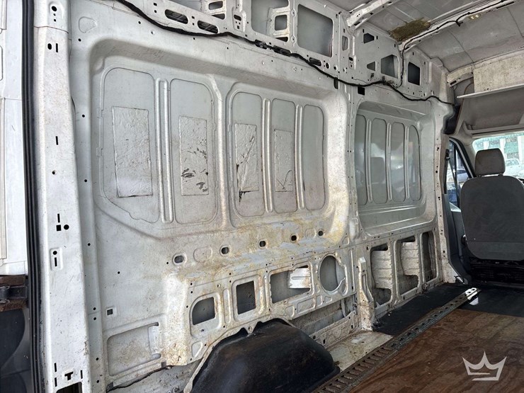 2015-ford-transit-image-24