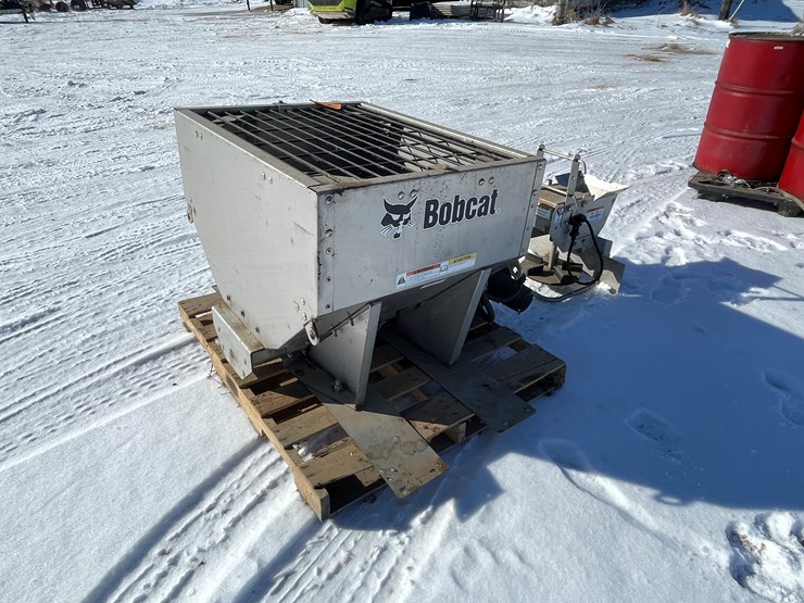 #4945-•-bobcat-mi-spreader-sp13-salter-attachment-image-4