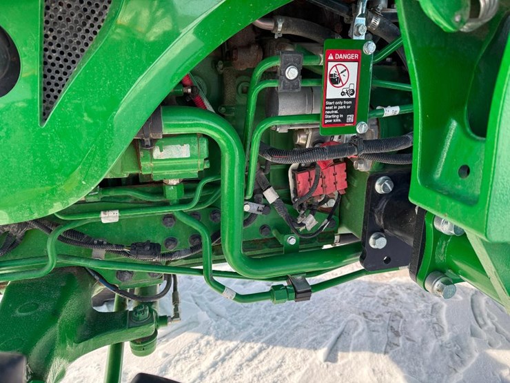 john-deere-4052r-image-42