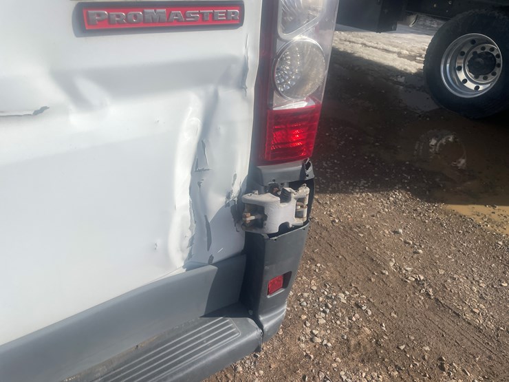 2016-dodge-3500-image-7