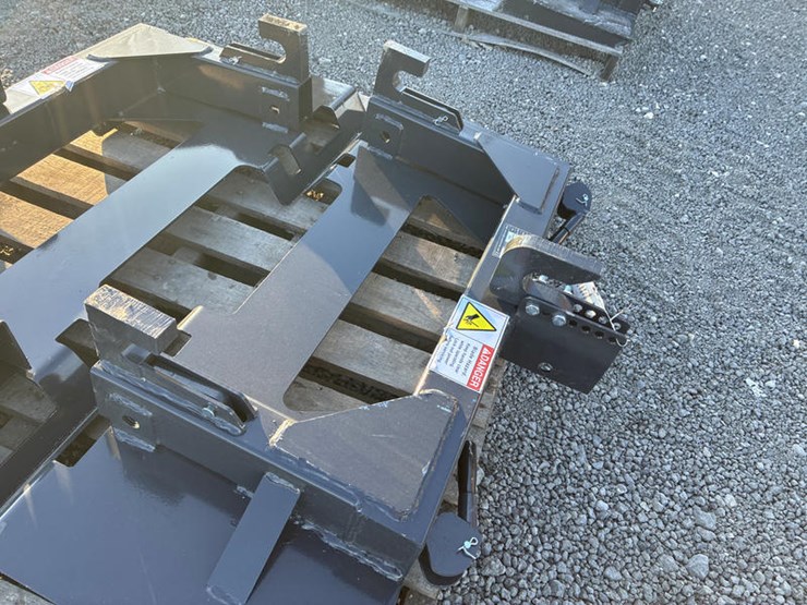 #115413-•-skidsteer-mt-3pt-hitches-image-2