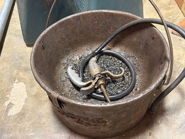 #93-•-oil-bucket-image-2