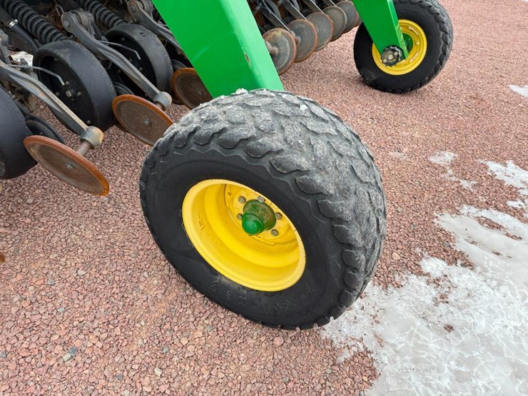 2010-john-deere-1590-image-37