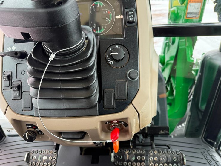 john-deere-6105e-image-59