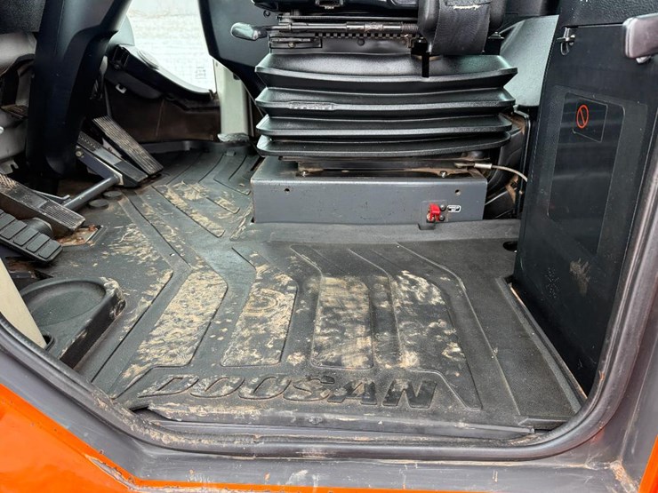 2018-doosan-dl250-5-image-50